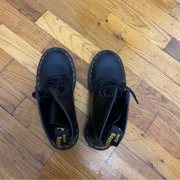 1460 WOMEN'S SMOOTH LEATHER LACE UP BOOTS - Picture 4 of 5